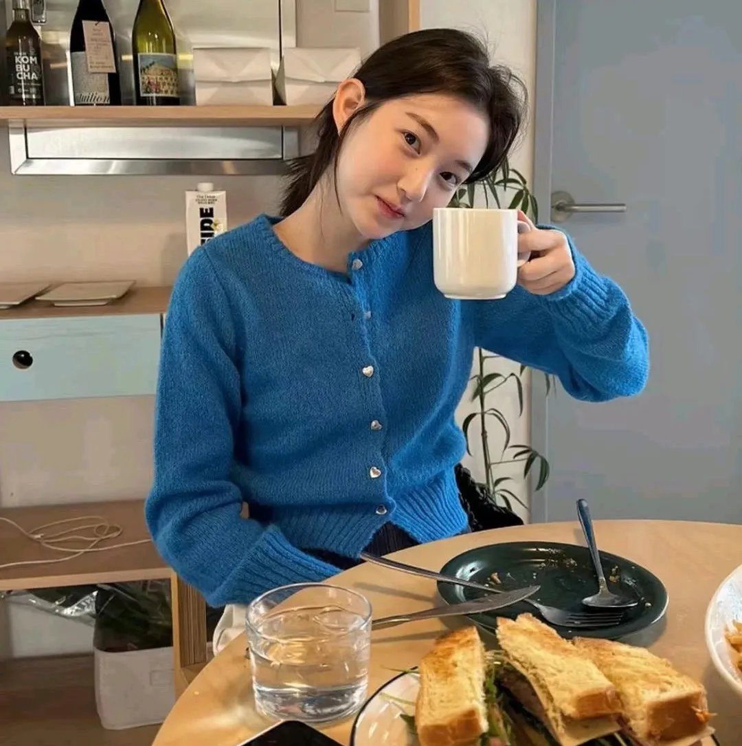 年轻女孩爱过来